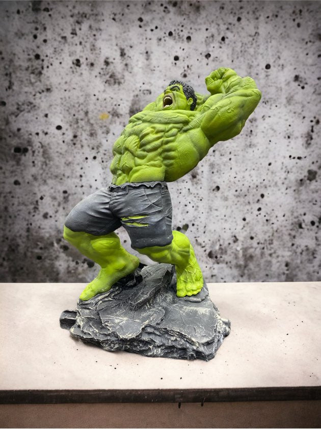 Hulk Fuerza Imparable - Edición Resina 30CM